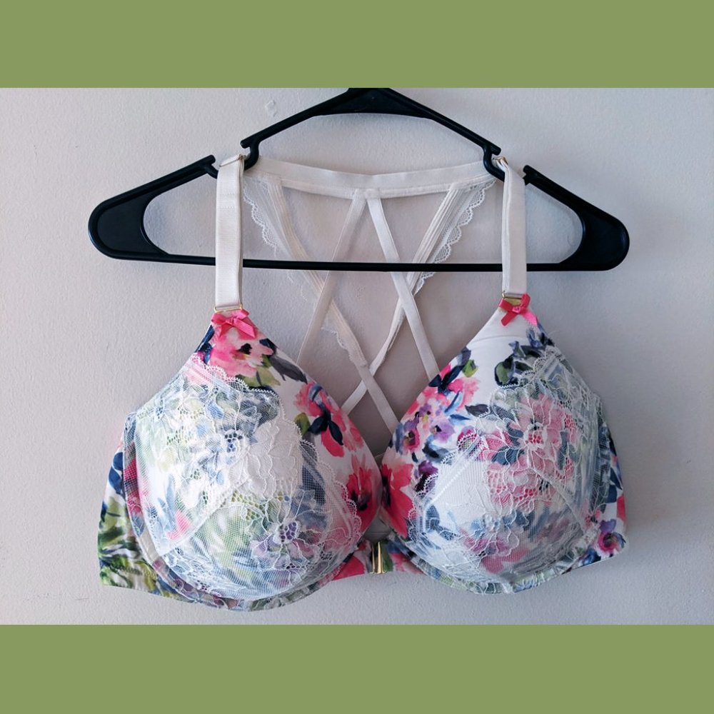 Lane Bryant Front-Clasp Floral Boost Plunge Bra